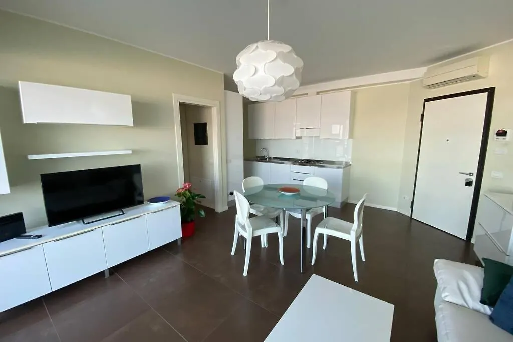 Appartamento Con Terrazza Vista Darsena Di Rimini Italy